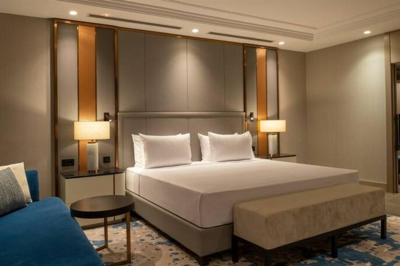 ฮิลตันมอลล์ออฟอิสตันบูล Hotel ภายนอก รูปภาพ A bedroom at the hotel